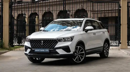 Кроссовер, который чуть не стал LADA, вернулся в Россию: Bestune T77 стоит от 1,9 млн