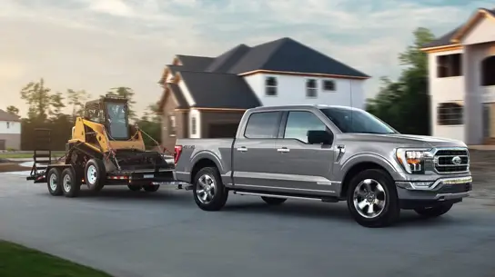 Ford решил сыграть в игру «у кого дешевле»: чего лишился F-150 2025 года?