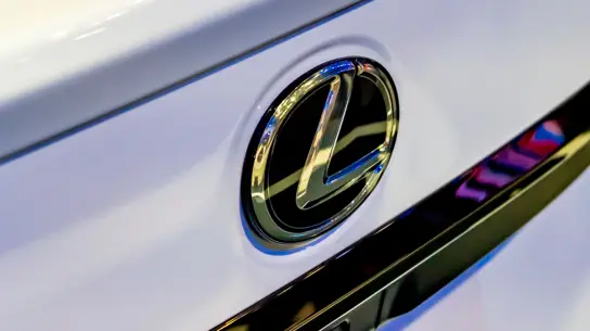 Lexus готовит интригующую новинку, которой никогда не было в линейке производителя