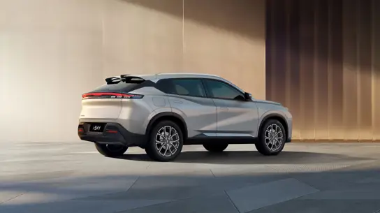 EVOLUTE i-SKY выходит в России: 424 км запаса хода и размер почти как у старших SUV
