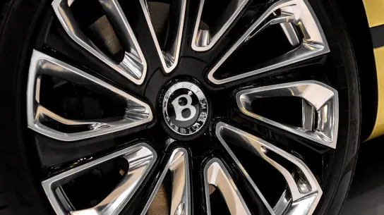 Bentley готовит революцию: первый электрокроссовер уже на подходе