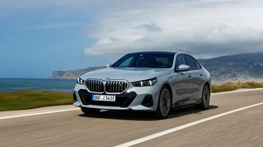 Немцы нашли лайфхак: BMW i5 внезапно подешевел на $8000