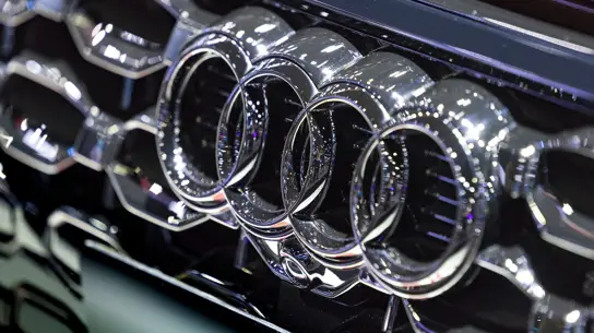 Audi делает «малютку» премиальной: одна деталь в новом Q2 e-tron удивила всех