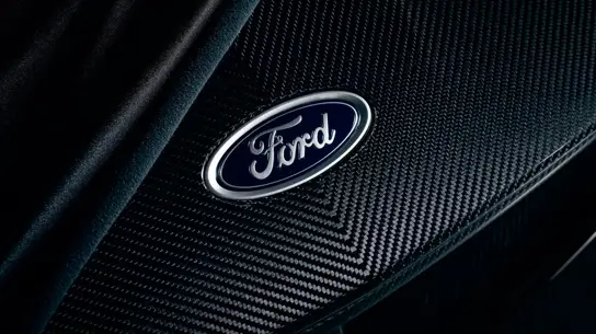 Ford научился плести из карбона персидские ковры
