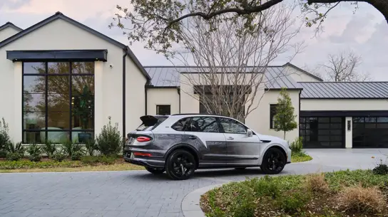 Трое суток на покраску: за что Bentley хочет взымать $75 000 для детей