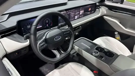 Ford удивляет: автомобили нового поколения спасут себя сами