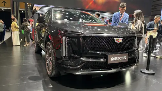 Покупатели в США могут удивиться: тот же Cadillac XT5 в Канаде стоит меньше