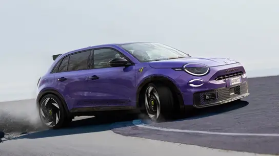 Abarth готовит заряженного скорпиона, который будет жалить током