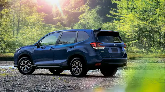 Новый дизайн, но старая техника: каким стал новый Forester от Subaru