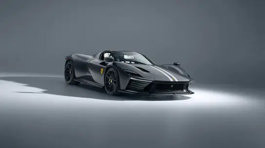 Когда «обычный» Ferrari кажется скучным: золото, 868 л.с. и новый выхлоп меняют всё