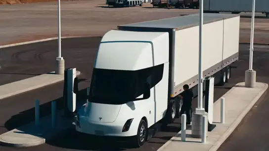 Грузоперевозки переходят на электричество: Tesla открывает новую эру зарядок Megacharger