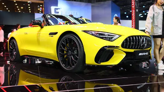 Новый Mercedes-AMG SL станет мощнее: новый V8 и отказ от 2.0 мотора