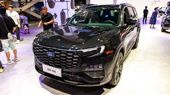 Ford меняет стратегию: электромобили с ДВС вместо чистых EV
