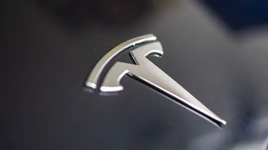 Tesla Model 3 и Model Y Performance стали выглядеть дороже: появился новый оттенок