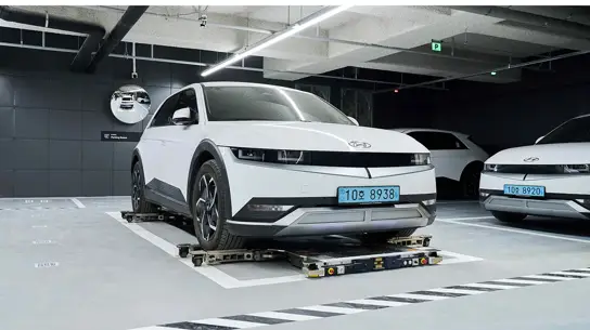 Жизнь водителей еще никогда не была такой простой: Hyundai придумала нового робота для парковки
