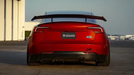 Tesla, которая перестала быть просто быстрой: теперь устойчивость как у Приоры