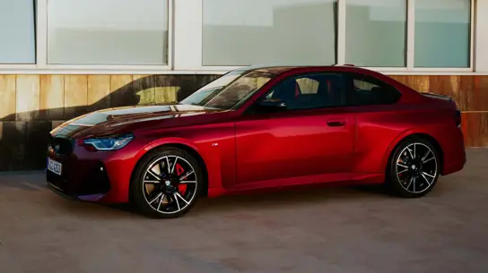 BMW обновила свою базовую модель: что изменилось и как подорожала «двойка» с июля