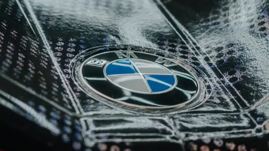 BMW и Жюль Мехрету готовят к дебюту новый арт-кар