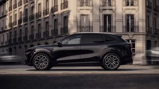 Чернее ночи: новый уровень роскоши от Zeekr 7X Black Special Edition