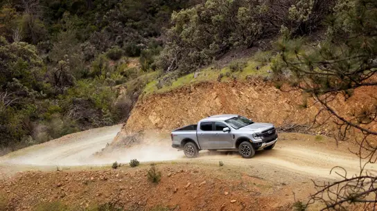 Ranger Raptor 2024 впечатляет мощностью, но не без проблем: компания отзовет машины
