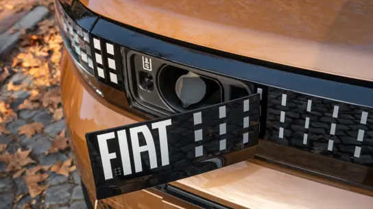 Fiat готовит доступный 7-местный SUV с гибридом, электроверсией и грозным названием