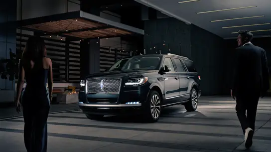 В России появился 8-местный внедорожник от Lincoln Navigator