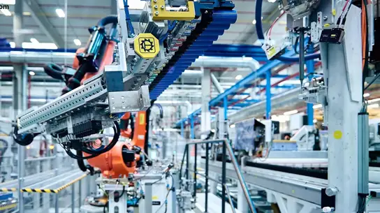Новая эра батарей: BMW внедрил ИИ-контроль для сборки аккумуляторов
