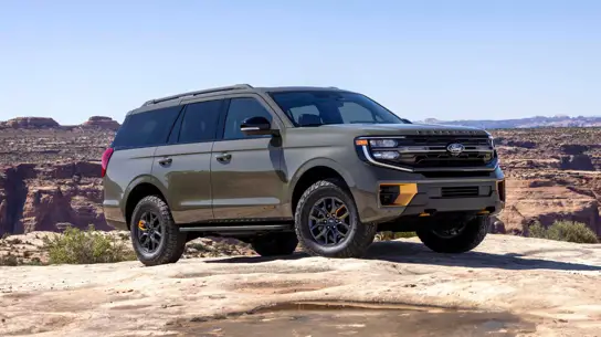 Ford неожиданно возвращает задний привод в большой SUV и делает его дешевле