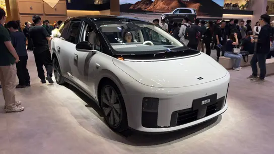 Li Auto i8 показал, каким может быть семейный электрокроссовер без ДВС