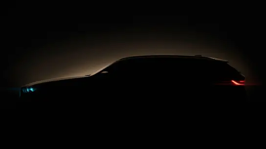 Электрический универсал BMW попался на камеру