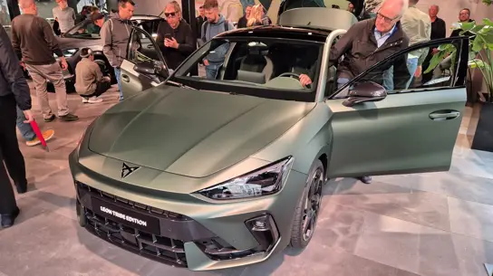 Cupra решила не быть Ferrari: дизайнер бренда запретил яркие цвета для автомобилей