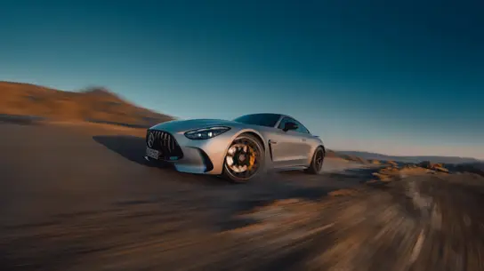 Mercedes-AMG GT станет электрическим монстром: известна дата премьеры