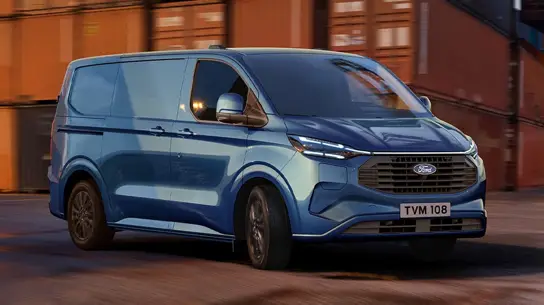 Transit Custom на вершине: Ford покоряет рынок коммерческих автомобилей