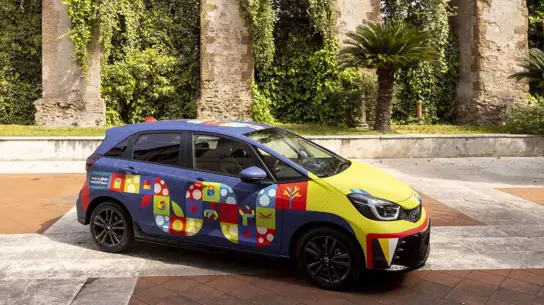 Honda сделала из Jazz дракона — маленький хэтчбек превратили в арт-объект в японском стиле