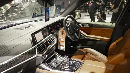 BMW без ограничений: компания представляет eSIM в своих автомобилях