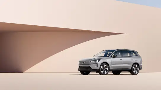 Новаторство и устойчивость: Volvo EX90 и XC90 Recharge получают высшие оценки от семейных экспертов