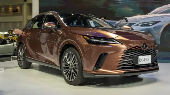 Чем чреваты санкции: Lexus многое потерял с уходом из России