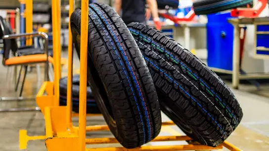 Китайский след угрожает Pirelli: компании могут запретить внедрение «умных» шин