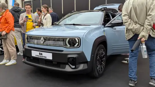 Легенда возвращается: Renault 4 стал электрокабриолетом
