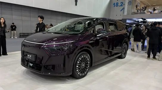 Китайский MPV с ИИ: технологии, комфорт и дальность хода сыграли в пользу Xpeng