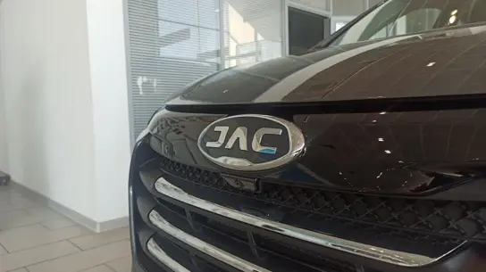 JAC резко просел в России и готовит ответ: новые модели и локальная сборка