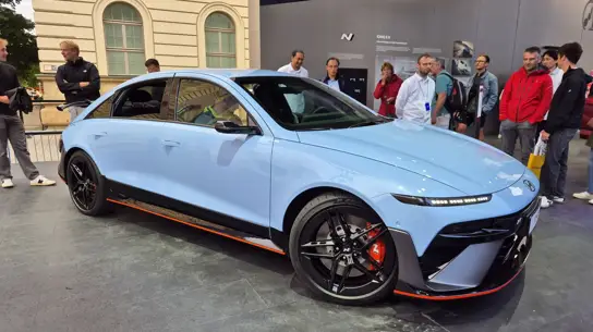 641 л.с. на батарейках: Hyundai выпустила самый мощный Ioniq в туман
