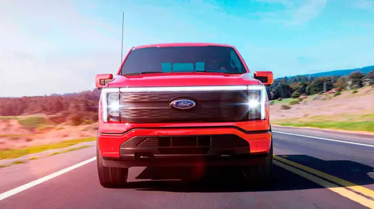 Ford превращает передний багажник электромобиля в высокотехнологичную мастерскую