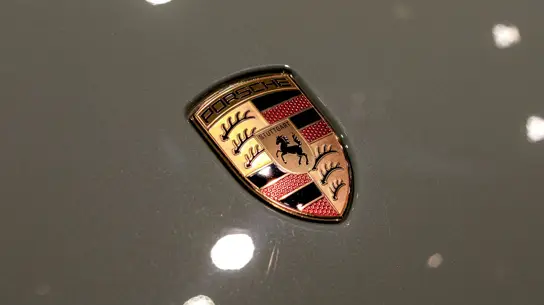 Porsche избавляется от Bugatti: компания перейдет американцам