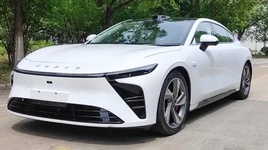 Новый люксовый седан размером с BMW получит 480-сильный электромотор