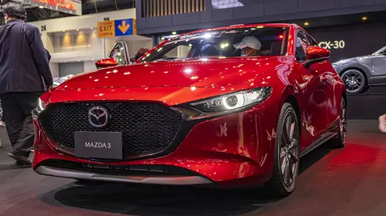 Недооцененный японский седан подешевел: сколько просят за Mazda 3 2025 года