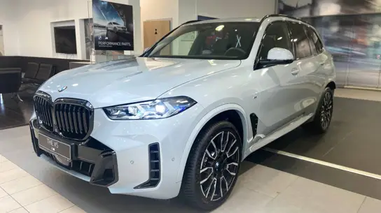 BMW XM теперь в России: автомобиль доступен для покупки