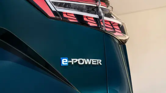 Японцы выбрали удачное время: пока топливо дорожает — Nissan действует