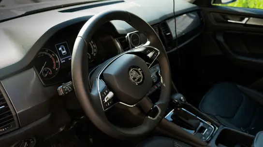 Неожиданные лидеры продаж в России: от Skoda Octavia до китайского бестселлера