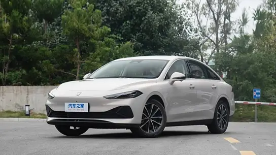 Новые гибридные модели Roewe: китайцы решили переплюнуть Европу